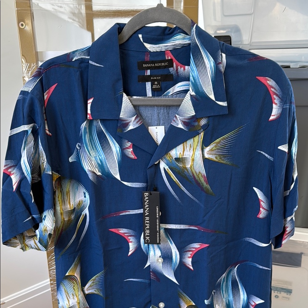 Banana Republic Blue and Red Casual Button Down Shirt